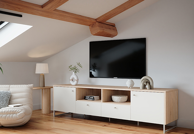 Wohnzimmer mit weißem Lowboard