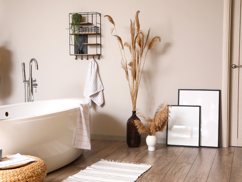 Wellness-Badewanne mit natürlicher Deko
