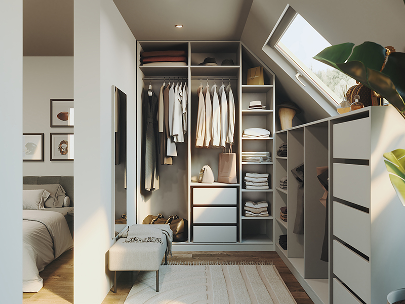 Schmales Ankleidezimmer neben dem Schlafzimmer mit offenen Schränken