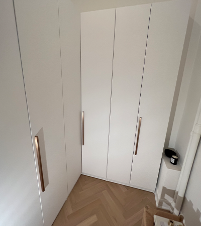 Eckschrank im Ankleidezimmer