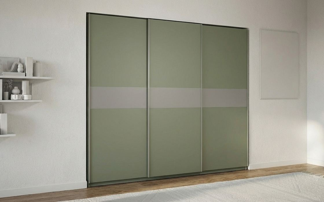 Geraden Schrank mit Schwebetüren – frei konfigurierbar