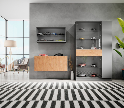 Kombination aus Vitrinenschrank und Hängeboards im Dekor grau und Eiche